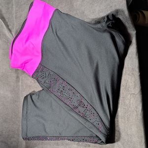Velocity Black and Magenta Cut Out Athletic Capris Leggings Pants VG 3X
